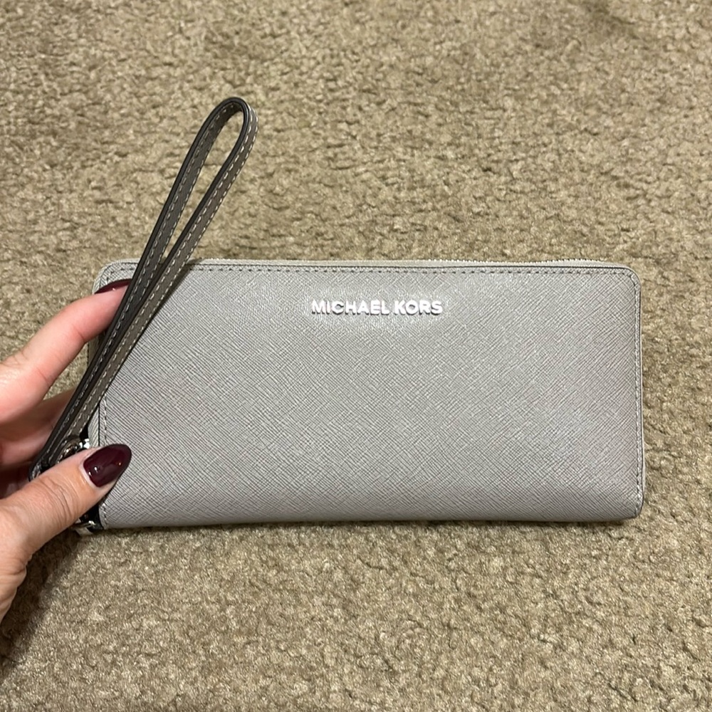 EUC MK Gray Wrislet/ Wallet